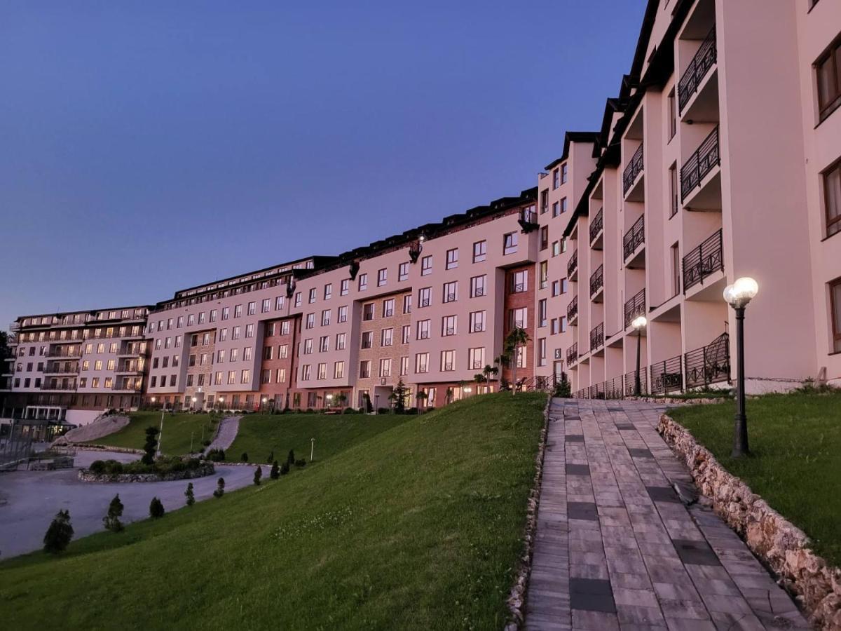 Kloudscape Milmari & Apartment *